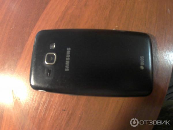 Смартфон Samsung Galaxy J1 фото