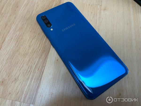 Смартфон Samsung Galaxy A50 фото