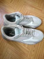 Кроссовки Adidas Yeezy Boost 700 фото