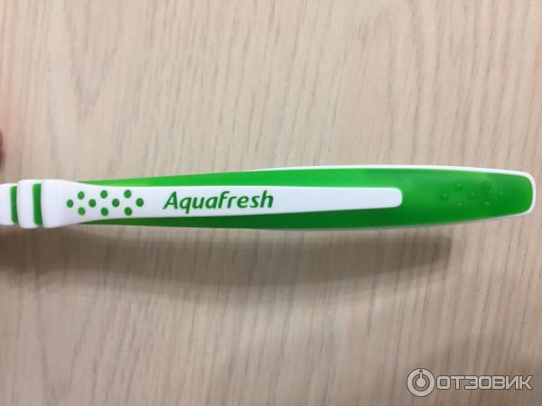 Зубная щетка Aquafresh in-between clean