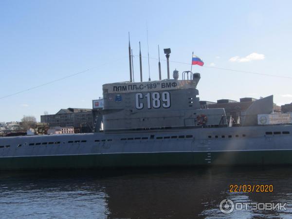 Пешая прогулка по набережной Невы на Васильевском острове (Россия, Санкт-Петербург) фото