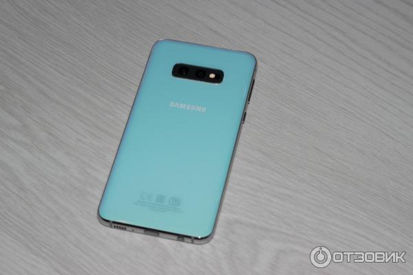 Смартфон Samsung Galaxy S10e фото