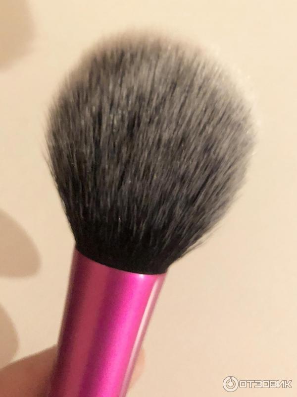 Кисть для румян Real Techniques Blush Brush фото