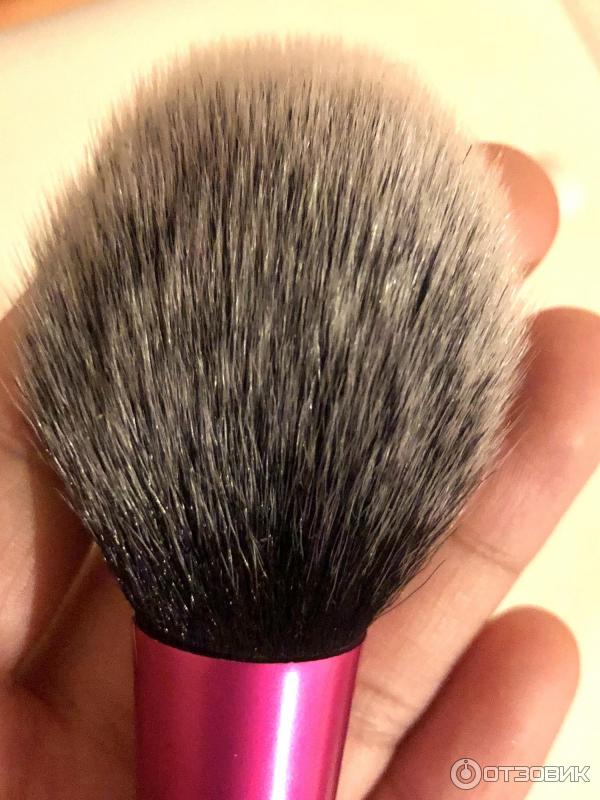 Кисть для румян Real Techniques Blush Brush фото