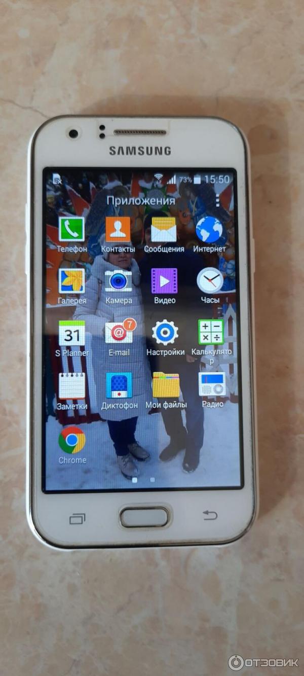 Смартфон Samsung Galaxy J1 фото