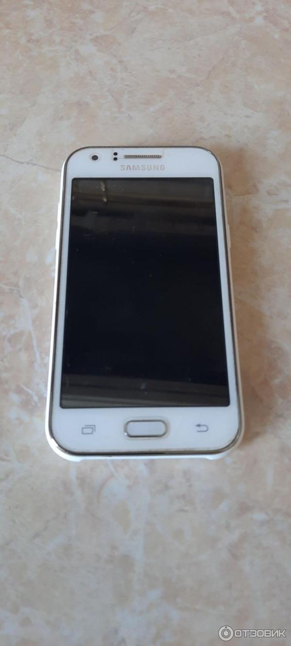 Смартфон Samsung Galaxy J1 фото