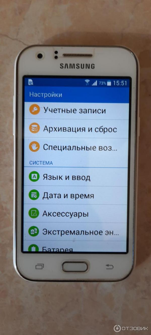 Смартфон Samsung Galaxy J1 фото