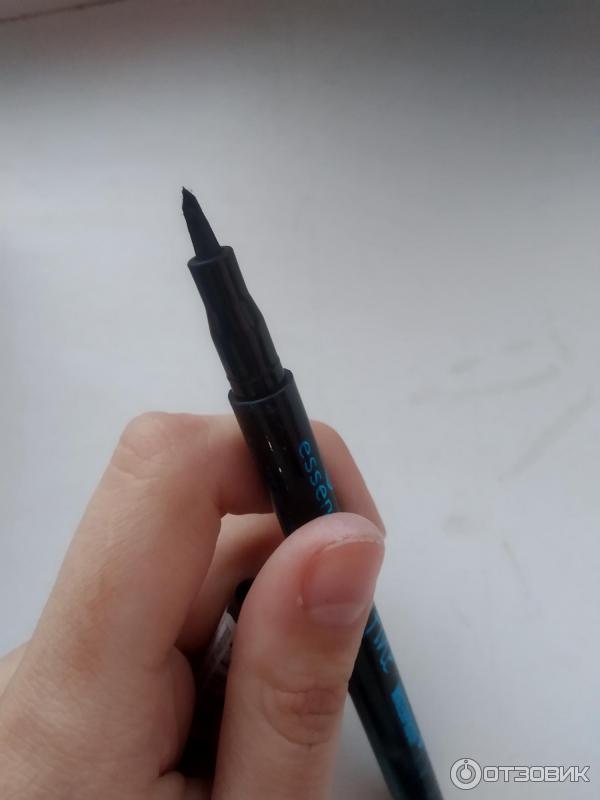 Подводка-фломастер для глаз Essence Waterproof Eyeliner Pen фото