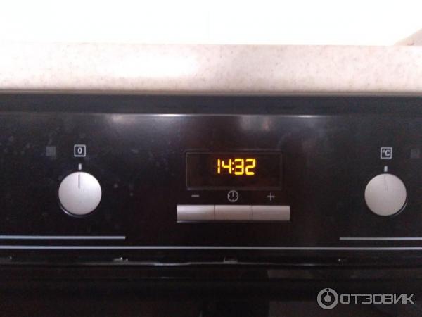 Духовой шкаф Electrolux EZB52410AK фото