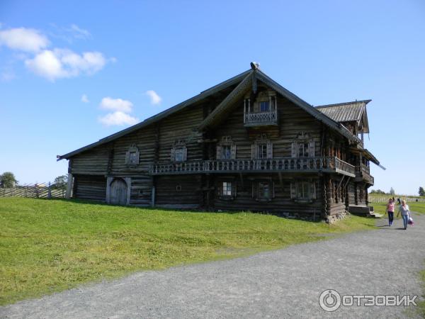 Экскурсия в дом Яковлева в музее-заповеднике Кижи (Россия, Карелия) фото