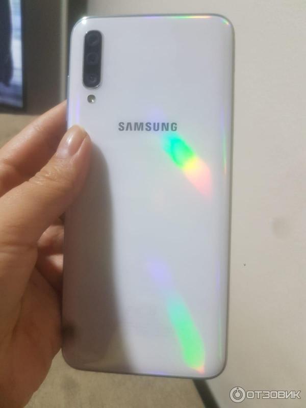 Смартфон Samsung Galaxy A70 фото