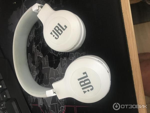 Беспроводные наушники JBL E45BT фото