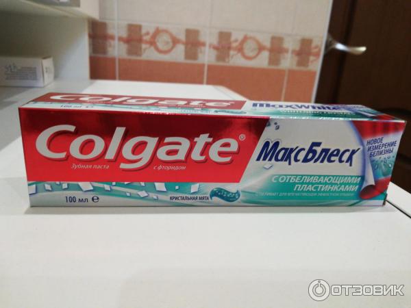 Зубная паста Colgate Макс Блеск с отбеливающими пластинками фото