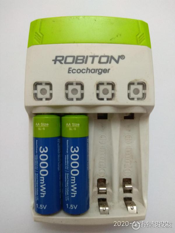 Зарядное устройство Robiton Ecocharger AK01 фото