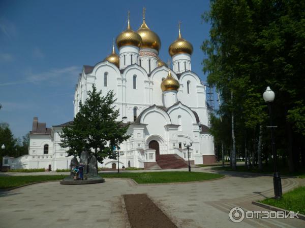 Набережная реки Волги (Россия, Ярославль) фото