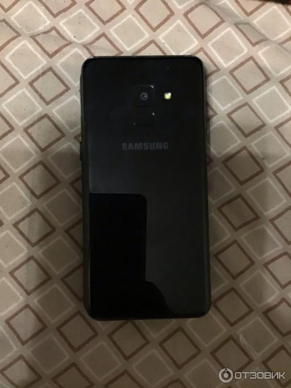 Смартфон Samsung Galaxy A8 (2018) фото