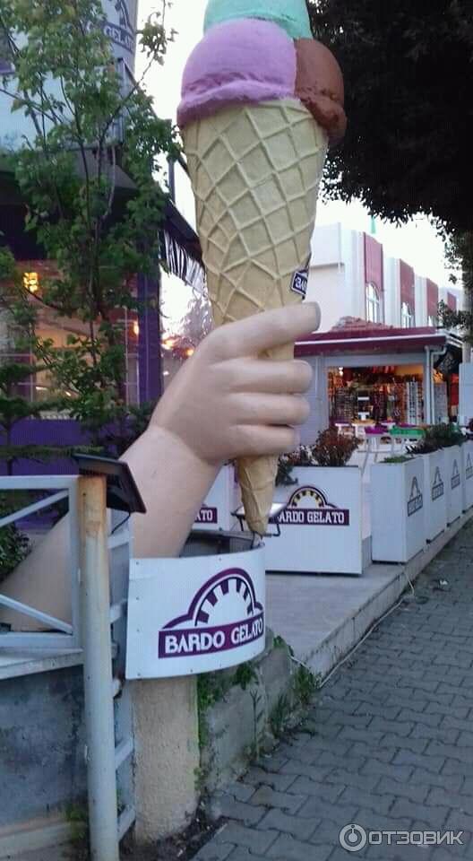 В баре