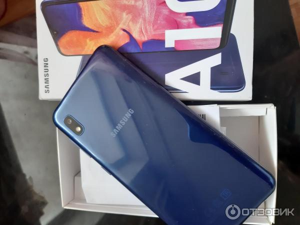 Смартфон Samsung Galaxy A10 фото