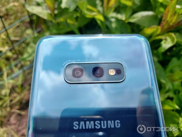 Смартфон Samsung Galaxy S10e фото