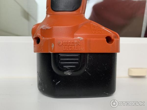 Аккумуляторная дрель-шуруповерт Black&Decker CD12CAH фото