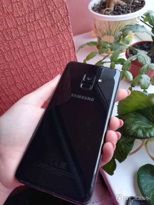 Смартфон Samsung Galaxy A8 (2018) фото