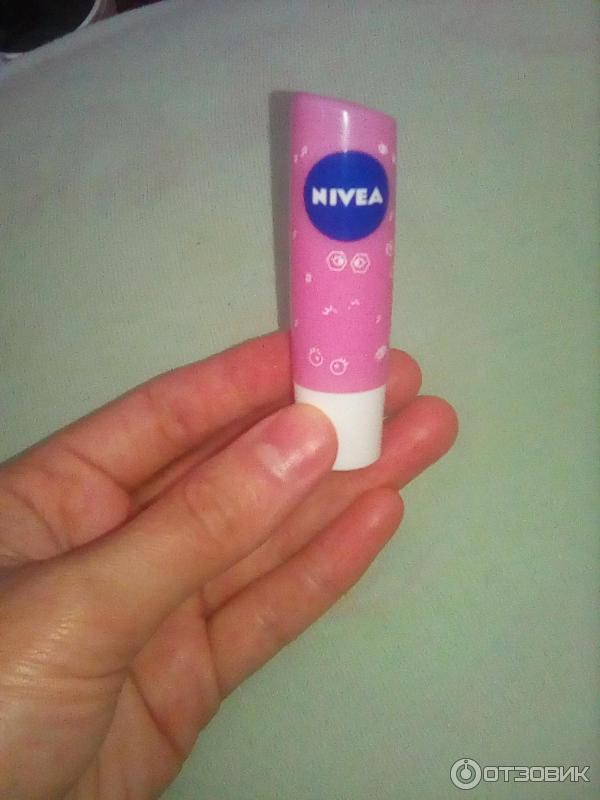 Бальзам для губ NIVEA Сладкий кейкпоп 4,8г (5,5мл)