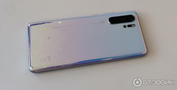 Телефон Huawei P30 без упаковки.