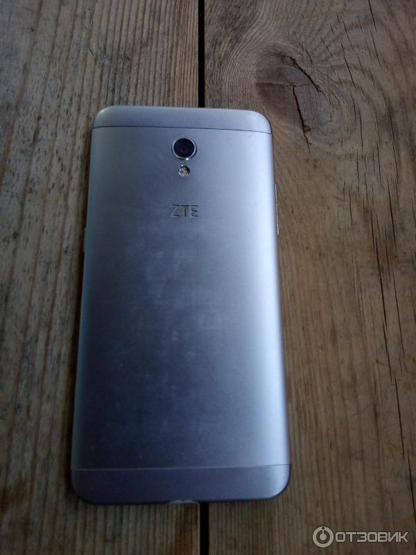 Смартфон ZTE Blade V7 фото