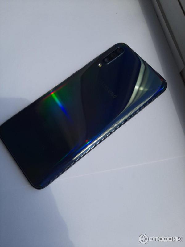 Смартфон Samsung Galaxy A70 фото