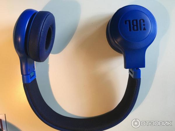 Беспроводные наушники JBL E45BT фото