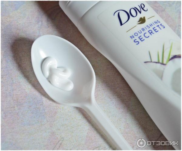 Лосьон для тела Dove Восстанавливающий с кокосовым маслом и миндальным молочком фото