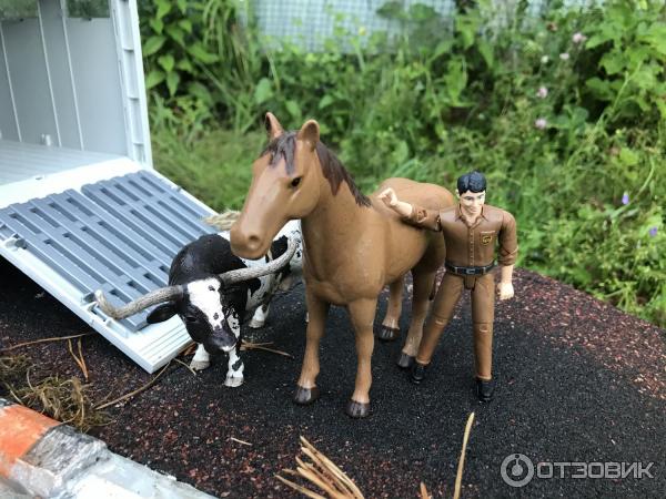 Сравнение: буйвол schleich, лошадь и человек Bruder.