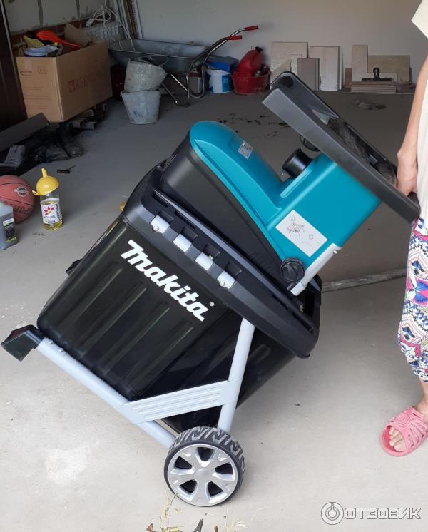 Садовый измельчитель макита ud2500. Измельчитель Makita ud2500. Измельчитель садовый электрический Makita ud2500. Макита уд 2500 садовый измельчитель. Измельчитель электрический Makita ud2500, 2500 Вт.