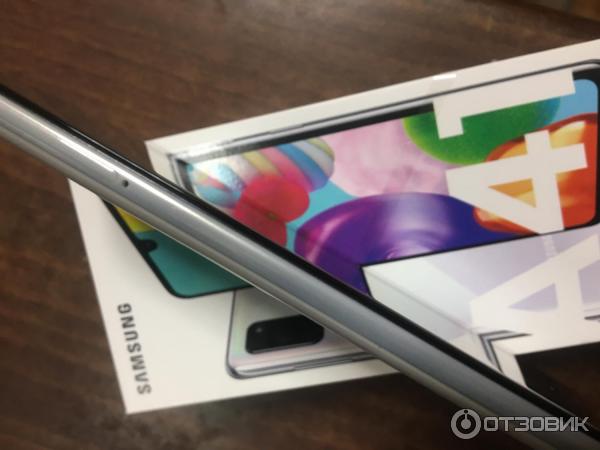 Смартфон Samsung Galaxy A41 фото