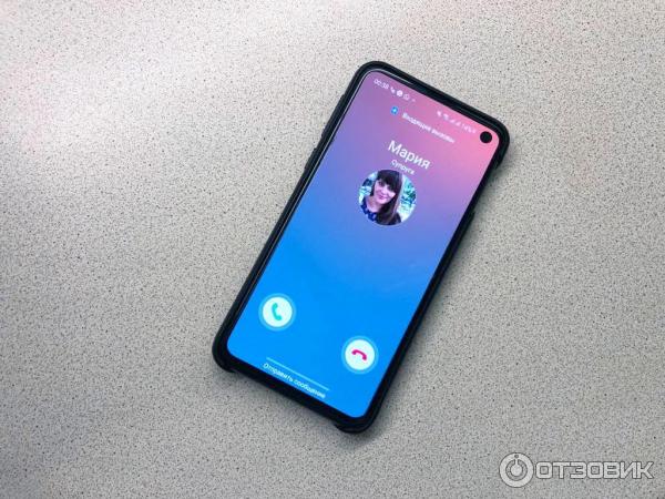 Смартфон Samsung Galaxy S10e фото