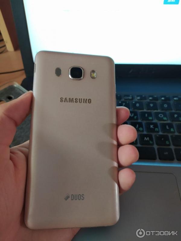 Смартфон Samsung Galaxy J7 (2016) фото