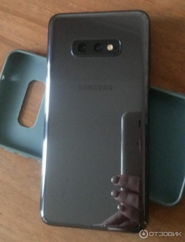 Смартфон Samsung Galaxy S10e фото