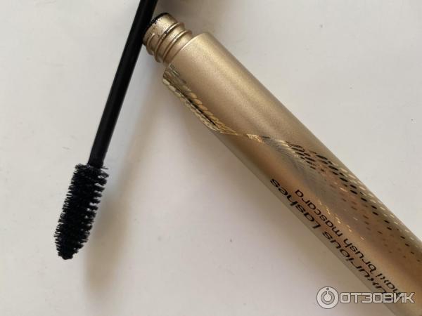 Тушь для ресниц Kiko Luxurious Lashes Maxi Brush Mascara фото