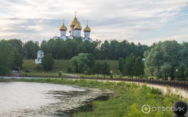 Набережная реки Волги (Россия, Ярославль) фото