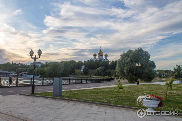 Набережная реки Волги (Россия, Ярославль) фото