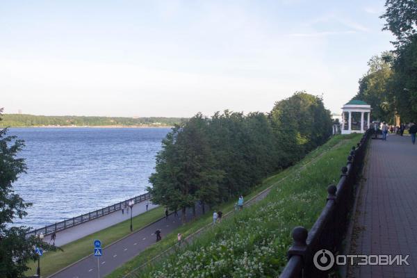 Набережная реки Волги (Россия, Ярославль) фото