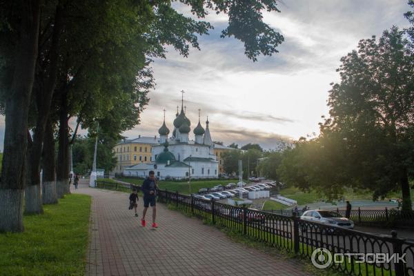 Набережная реки Волги (Россия, Ярославль) фото