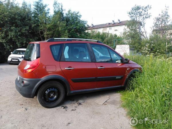 Автомобиль Renault Scenic II минивэн фото