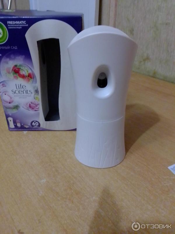 Автоматический освежитель воздуха AirWick FreshMatic фото