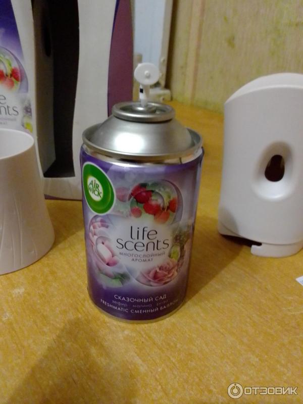 Автоматический освежитель воздуха AirWick FreshMatic фото