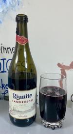 Вино игристое красное Riunite Lambrusco Emilia Amabile фото