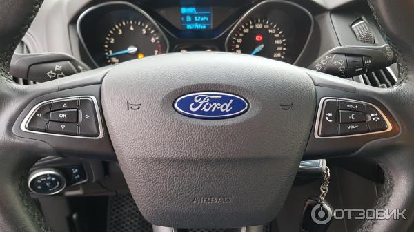 Автомобиль Ford Focus 3 универсал фото