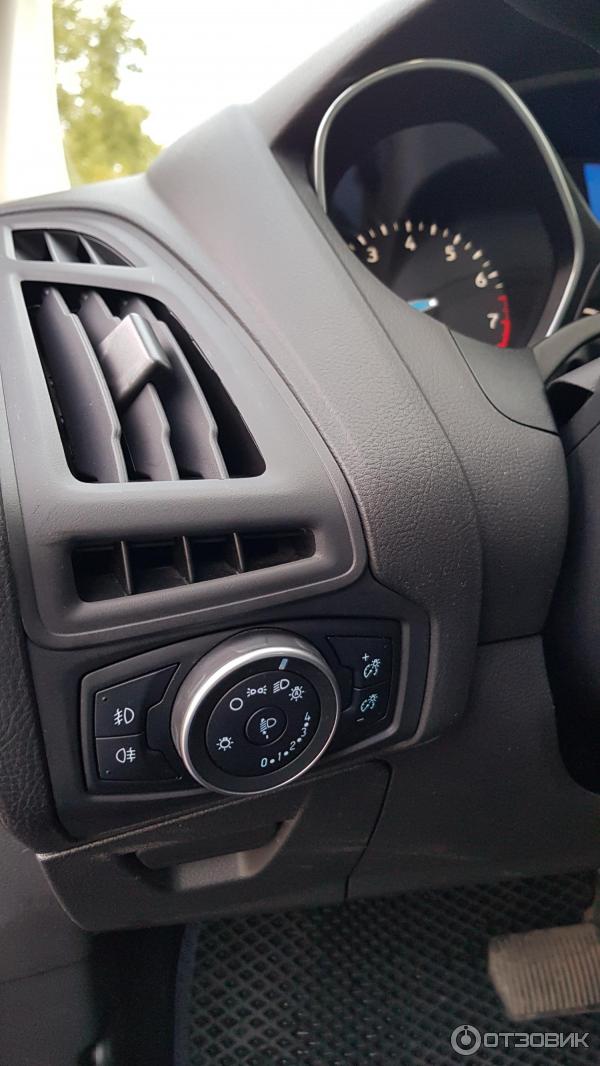 Автомобиль Ford Focus 3 универсал фото