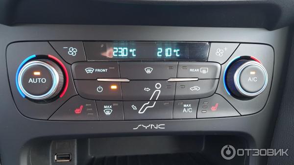 Автомобиль Ford Focus 3 универсал фото