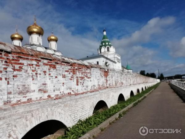 Экскурсия в Свято-Троицкий Ипатьевский монастырь (Россия, Кострома) фото